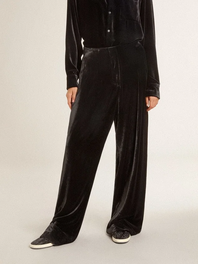 Pantaloni negri cu efect de catifea
