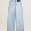 Pantaloni pentru femei din denim cu efect uzat