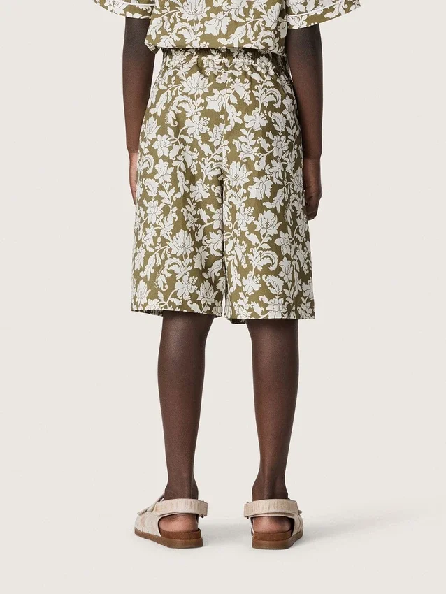 Pantaloni scurți din pânză de bumbac pentru băieți Journey, cu imprimeu floral verde și alb