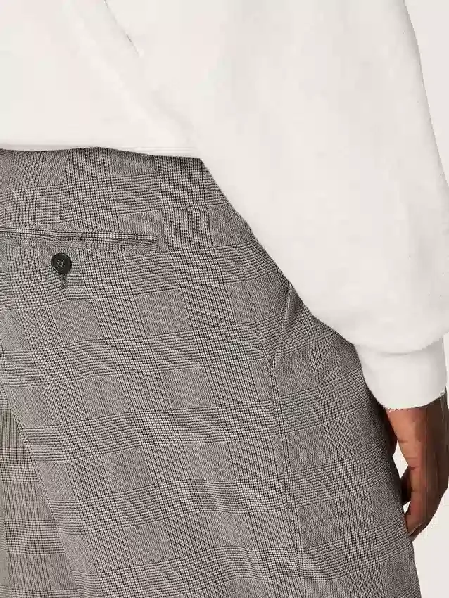 Pantaloni slim fit pentru bărbați, cu model Prince of Wales în carouri gri