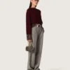 Pulover pentru femei cu guler rotund din lână de culoare burgund, cu broderie din strasuri
