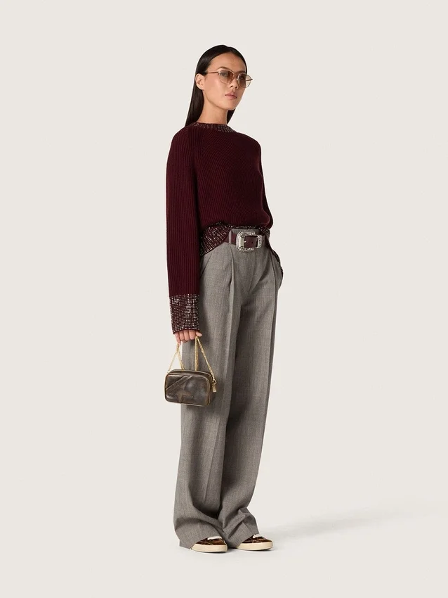 Pulover pentru femei cu guler rotund din lână de culoare burgund, cu broderie din strasuri