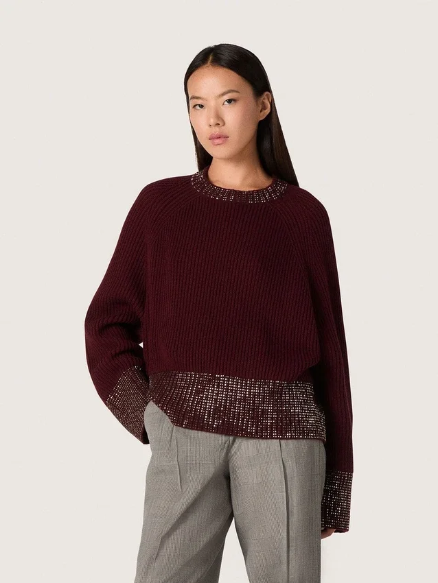 Pulover pentru femei cu guler rotund din lână de culoare burgund, cu broderie din strasuri