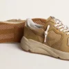 Running Sole din nubuc bej cu stea din piele bej
