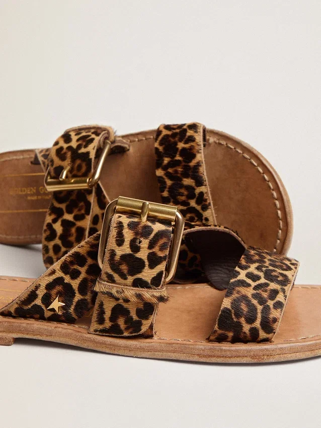 Sandale plate Margaret pentru femei din piele de ponei cu imprimeu leopard