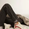 Slide cu o stea din piele laminată roșie și elemente strălucitoare