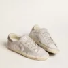 Sneakersi Super-Star din piele cu efect de sclipici gri-alb, cu stea din piele