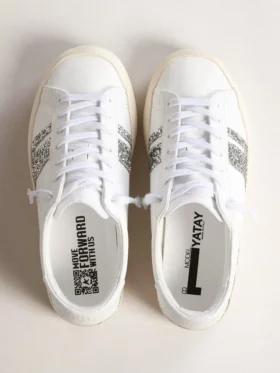 Sneakersi sustenabili Yatay Model 1B cu parte superioară albă pe bază biologică și sclipici argintiu reciclat Y