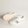 Sneakersi sustenabili Yatay Model 1B cu parte superioară albă pe bază biologică și sclipici argintiu reciclat Y
