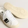 Sneakersi sustenabili Yatay Model 1B cu parte superioară albă pe bază biologică și Y negru