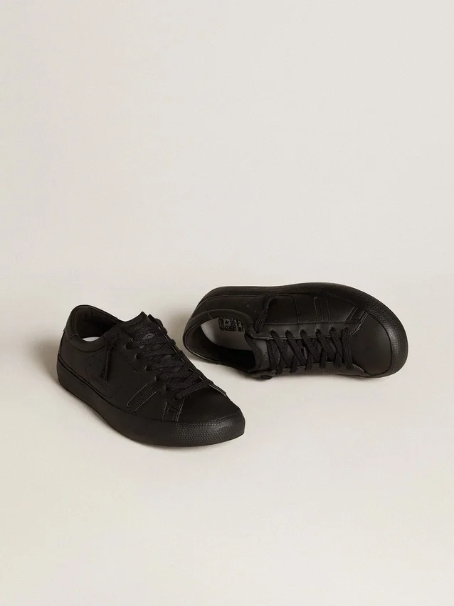 Sneakersi sustenabili Yatay Model 1B cu parte superioară pe bază biologică și litera Y neagră