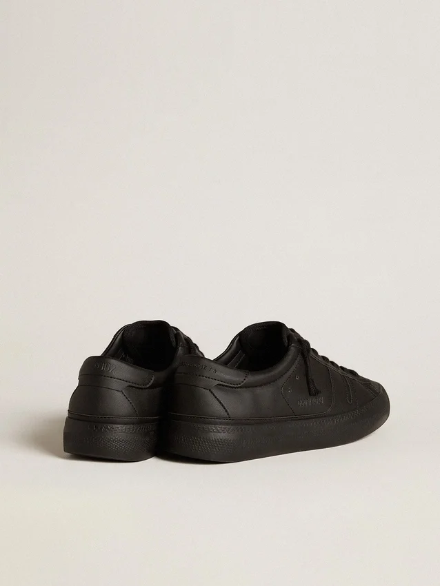 Sneakersi sustenabili Yatay Model 1B cu parte superioară pe bază biologică și litera Y neagră