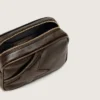 Star Bag mini din piele maro închis cu aspect uzat, cu stea ton pe ton