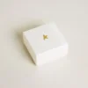 Talisman în formă de litera O din alamă aurie cu cristale